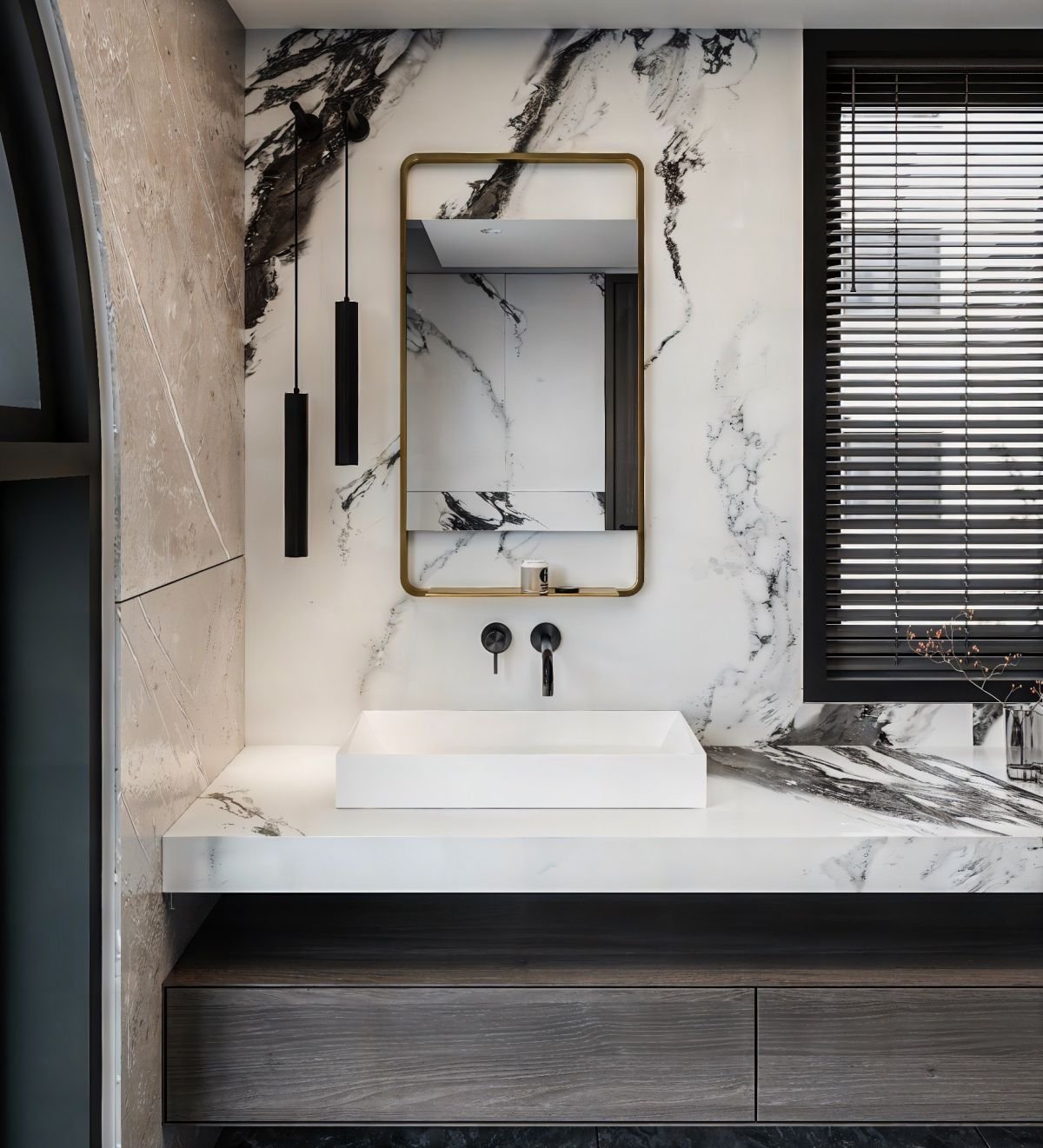 Aria Nol Mirror