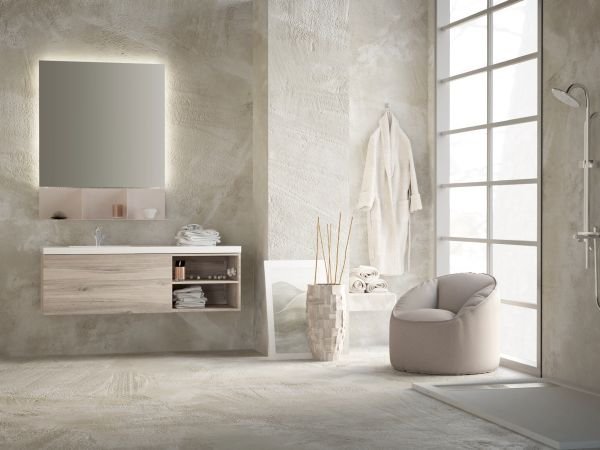 Kenia Mirror