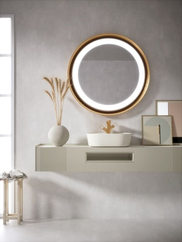 Valencia Mirror