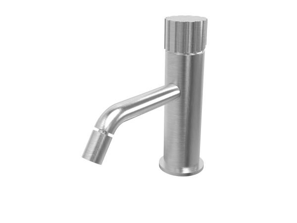 Deck mounted washbasin mixer with Magnum handle